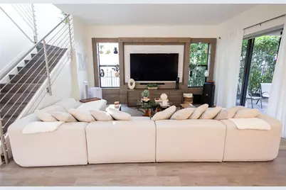 9766 W 34th Avenue, Hialeah, FL 33018 - Photo 12