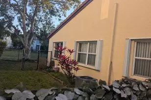 4348 NW 1st Dr, Deerfield Beach, FL 33442 - Photo 2