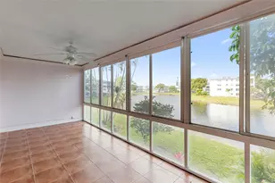 2122 Cambridge F, Deerfield Beach, FL 33442 - Photo 2