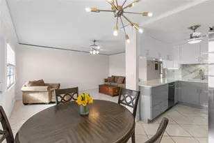 2122 Cambridge F, Deerfield Beach, FL 33442 - Photo 8