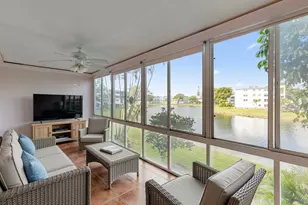 2122 Cambridge F, Deerfield Beach, FL 33442 - Photo 2