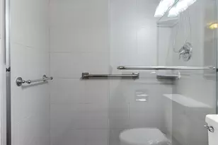 2122 Cambridge F, Deerfield Beach, FL 33442 - Photo 14