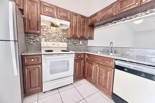 11652 NW 23rd Ct, Coral Springs, FL 33065 - Photo 2