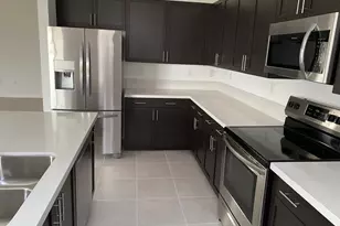 185 SW 185th Way, Pembroke Pines, FL 33029 - Photo 4