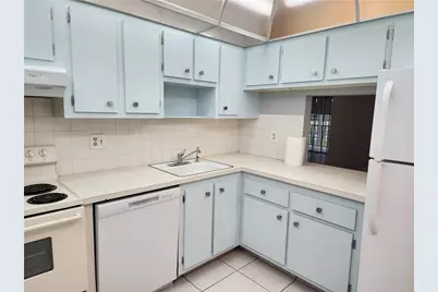 1005 Country Club Drive #207, Margate, FL 33063 - Photo 2