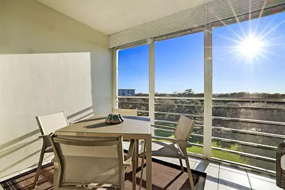 575 Oaks Lane #703, Pompano Beach, FL 33069 - Photo 12