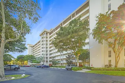 575 Oaks Lane #703, Pompano Beach, FL 33069 - Photo 38