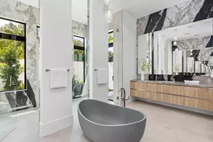 12701 Luray Rd, Fort Lauderdale, FL 33330 - Photo 20