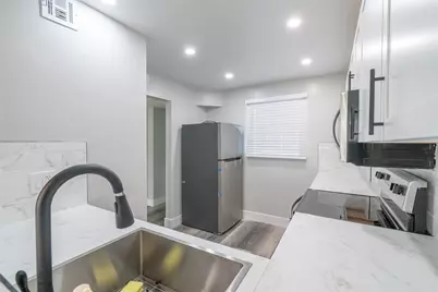 119 Royal Park Drive #4H, Oakland Park, FL 33309 - Photo 4