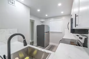 119 Royal Park Dr, Oakland Park, FL 33309 - Photo 4