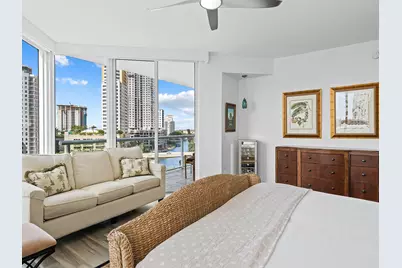 333 Las Olas Way #910, Fort Lauderdale, FL 33301 - Photo 12