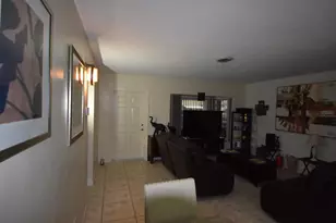 4250 NW 49th Terrace, Lauderdale Lakes, FL 33319 - Photo 8