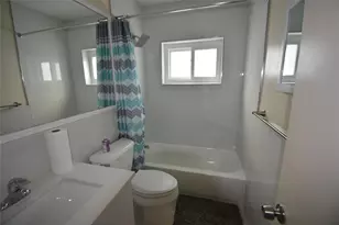 4250 NW 49th Terrace, Lauderdale Lakes, FL 33319 - Photo 8