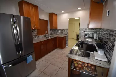 4250 NW 49th Terrace, Lauderdale Lakes, FL 33319 - Photo 6