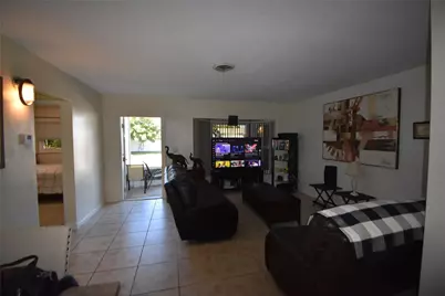 4250 NW 49th Terrace, Lauderdale Lakes, FL 33319 - Photo 6