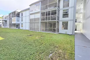 8421 Lagos De Campo Blvd, Tamarac, FL 33321 - Photo 24