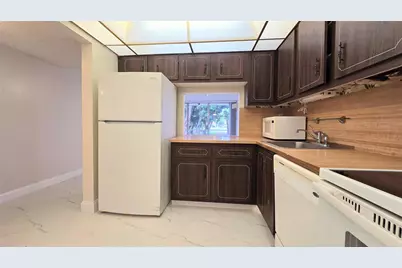 8421 Lagos De Campo Boulevard #106, Tamarac, FL 33321 - Photo 4