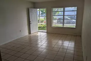 17367 SW 95th Ave, Palmetto Bay, FL 33157 - Photo 2