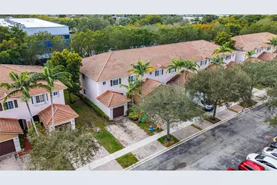 8820 S Isles Circle, Tamarac, FL 33321 - Photo 48