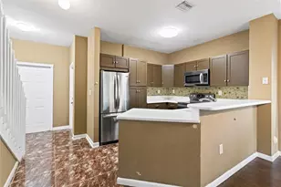 8820 S Isles Cir, Tamarac, FL 33321 - Photo 4