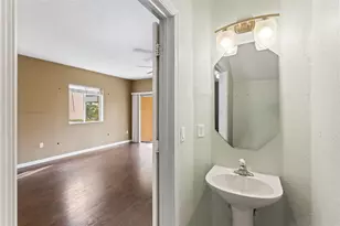 8820 S Isles Cir, Tamarac, FL 33321 - Photo 24