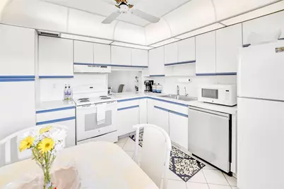 4975 E Sabal Palm Boulevard #408, Tamarac, FL 33319 - Photo 6