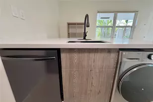 924 NE 17th Terrace, Fort Lauderdale, FL 33304 - Photo 14