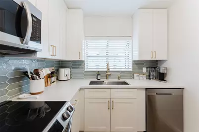 1005 Republic #1005, Deerfield Beach, FL 33442 - Photo 4