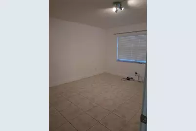 9800 Sunrise Lakes Boulevard #109, Sunrise, FL 33322 - Photo 4