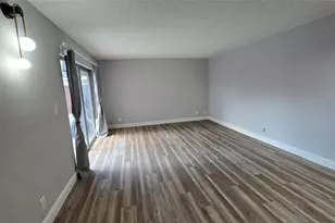 8900 SW 20th Pl, Davie, FL 33324 - Photo 2