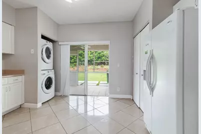 16721 Hemingway Drive, Weston, FL 33326 - Photo 8