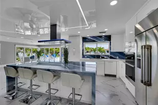 2720 NE 7th St, Pompano Beach, FL 33062 - Photo 12