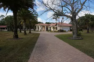 650 E Rambling Dr, Wellington, FL 33414 - Photo 4