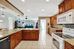 7629 Sunflower Dr, Margate, FL 33063 - Photo 10