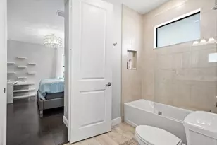 8605 E Baypoint Cir, Parkland, FL 33076 - Photo 18