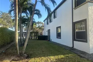 15705 NW 10th St, Pembroke Pines, FL 33028 - Photo 8