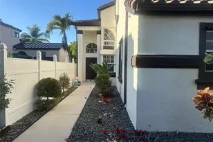 15705 NW 10th St, Pembroke Pines, FL 33028 - Photo 4