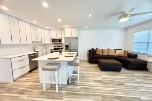 279 Oakridge P, Deerfield Beach, FL 33442 - Photo 4