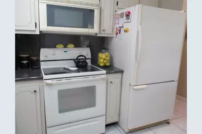 9541 Sunrise Lakes Boulevard #210, Sunrise, FL 33322 - Photo 10