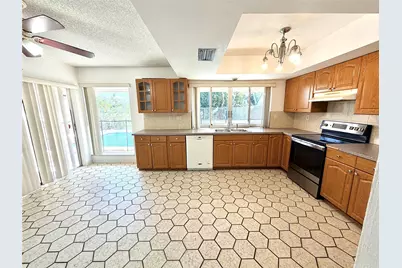 8980 NW 24th Place, Sunrise, FL 33322 - Photo 4