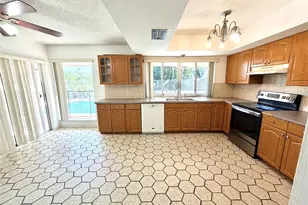 8980 NW 24th Pl, Sunrise, FL 33322 - Photo 4
