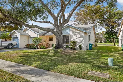 7917 NW 62nd Court, Tamarac, FL 33321 - Photo 2