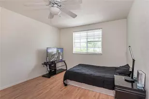 1170 Laguna Springs Dr, Weston, FL 33326 - Photo 20