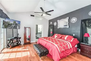 1170 Laguna Springs Dr, Weston, FL 33326 - Photo 14