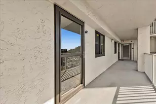 2217 Cypress Island Dr, Pompano Beach, FL 33069 - Photo 2