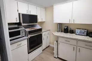 728 N Fischer Cir, Sebastian, FL 32958 - Photo 4