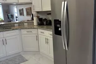 10111 NW 24th Pl, Sunrise, FL 33322 - Photo 4