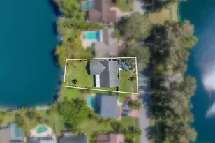 8411 SW 57th St, Davie, FL 33328 - Photo 2