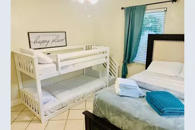 326 Walnut Street, Hollywood, FL 33019 - Photo 12