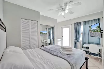 326 Walnut Street, Hollywood, FL 33019 - Photo 8